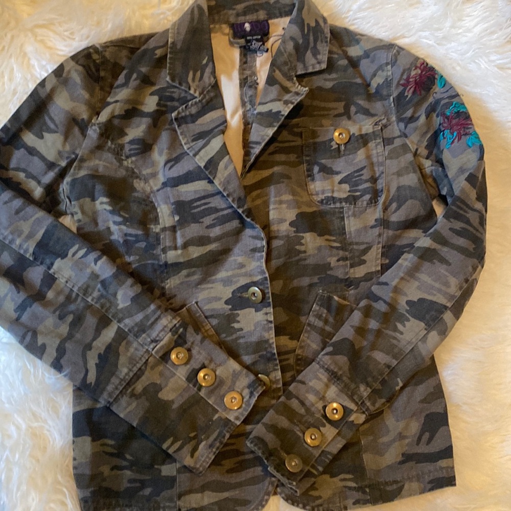 Army printed needlepoint blazer